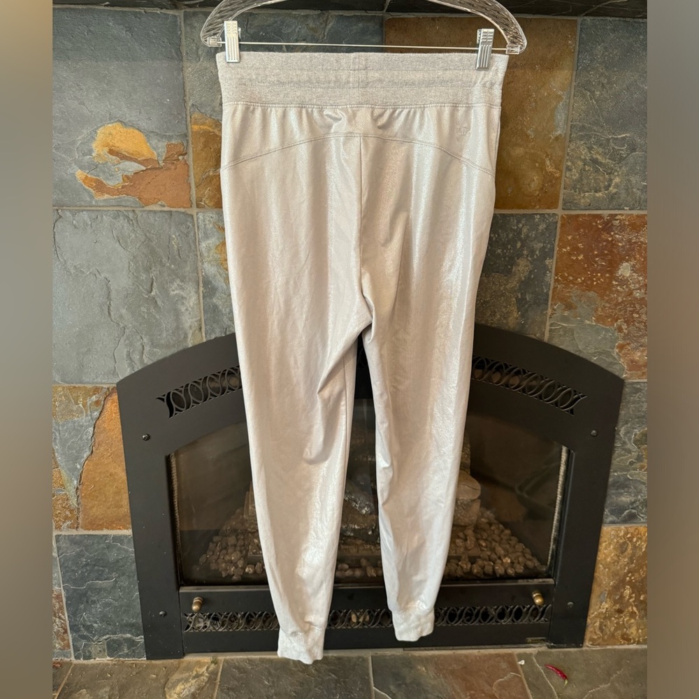 Lauren Ralph Lauren Sparkly Metallic Silver High Rise Full Length Jogger Pants S - Picture 8 of 8